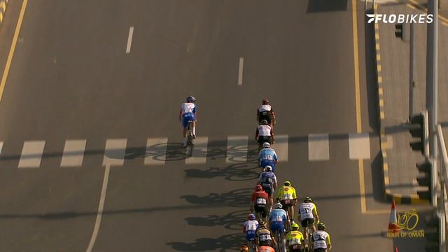 Fernando Gaviria Beats Mark Cavendish At Tour of Oman смотреть онлайн