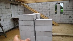 Как поднять блоки на второй этаж