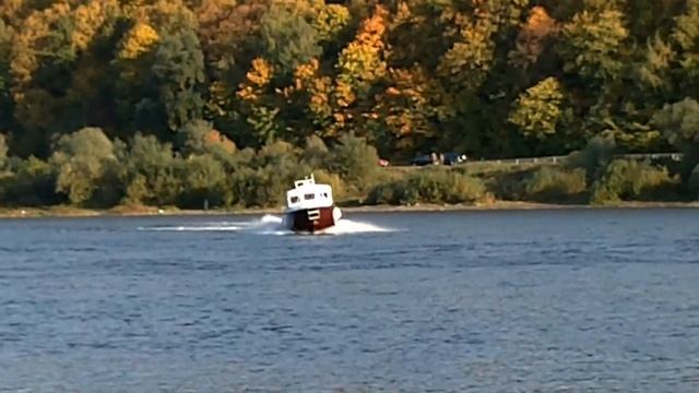 RusBoat-85 с подвесным дизельным водомётом JetPac - 2.wmv