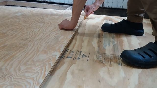 ПОЛОВАЯ ЖИЗНЬ В США. ремонт дома. Временный пол в колодежной комнате. смотреть онлайн