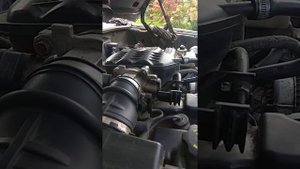 Дроссельная заслонка ,клапан холостого хода.