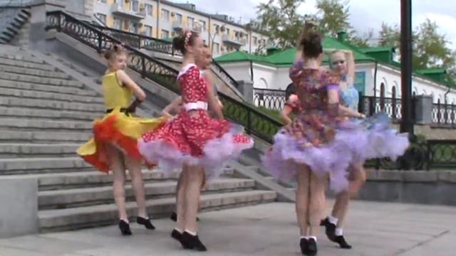 Танцующие человечки