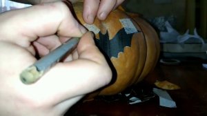 Как вырезать узор из тыквы на Хэллоуин