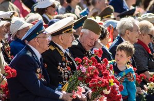 Я ДАРЮ ВАМ СЕРДЦЕ - ( Минус )
