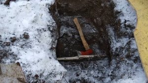 Разморозка трубы проложенной под землёй.