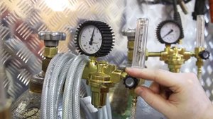 Foxweld UNO MIG 200 SYN в режиме полуавтоматической сварки