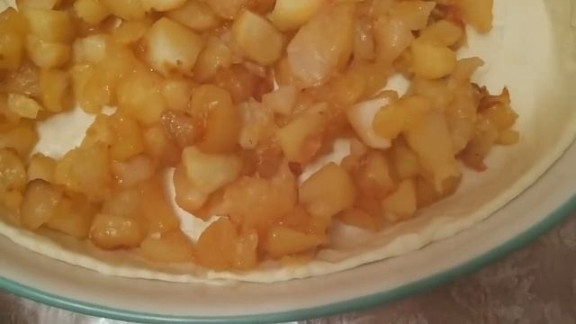 СЛОЕНОЕ, ГОТОВОЕ БЕЗДРОЖЖЕВОЕ ТЕСТО.. ЯЗЫЧКИ И ПИРОГ С ЯБЛОКАМИ. смотреть онлайн