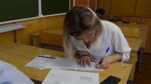 А детство уходит, очень жаль...