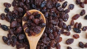 Какая ПОЛЬЗА ИЗЮМА для сердца, крови и как ПРАВИЛЬНО выбрать самый полезный сухофрукт для здоровья!