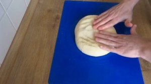 Вишнёвый пирог - бюджетный. Дрожжевой, открытый.