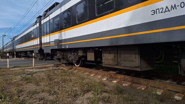 ЭП2ДМ-0300на ст.Машиностроитель смотреть онлайн