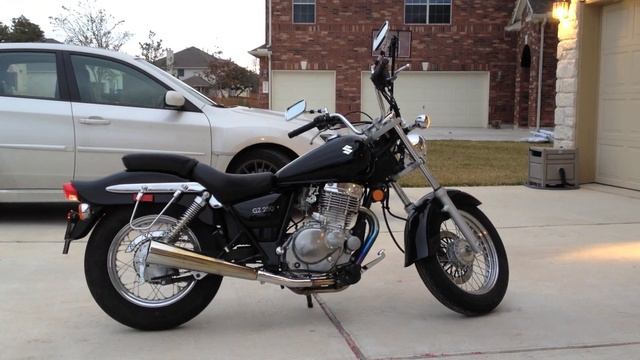 Suzuki GZ250 Exhaust смотреть онлайн
