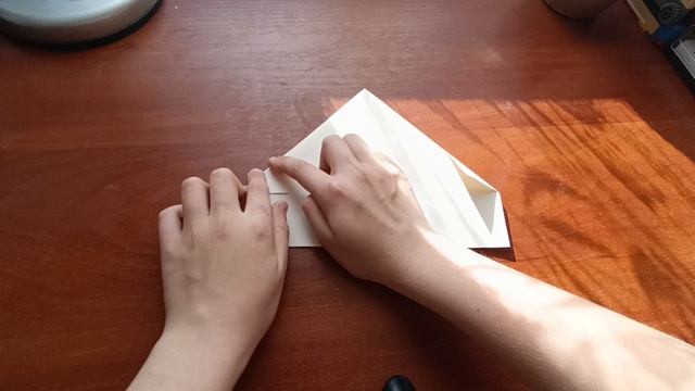 делаем бумажный кораблик смотреть онлайн