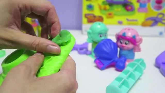 Набор для лепки из пластилина Play-Doh Тролли в парикмахерской | Лысые тролли делают прически смотреть онлайн