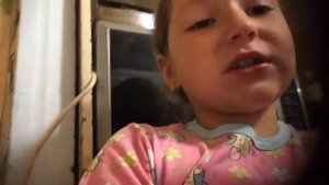 Зачем себе женщины надувают губы