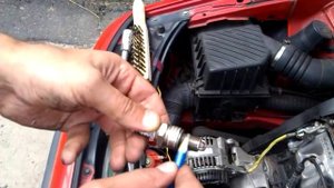 Замена свечей зажигания видео Фольксваген Пассат В3  Replacing spark plugs video