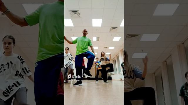 Учимся танцевать #hiphop #tutorial #dance #shuffledance #шаффл