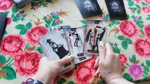 Почему он пьёт? В чем причина пьянства? Онлайн-гадание на Чёрном таро