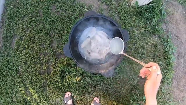 Свиные рёбра в казане смотреть онлайн