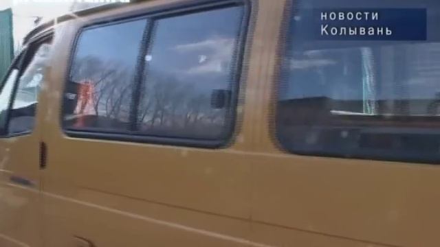 Женщина за рулем маршрутки