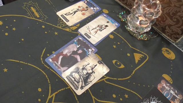 Гадание на картах Таро Что испытывает ко мне загаданный человек смотреть онлайн