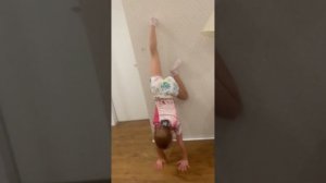 Учимся делать стойку на руках ?♂️