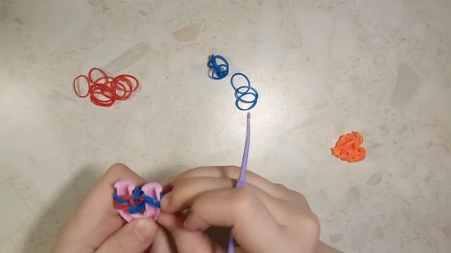 Плетение из резинок "сердечко"