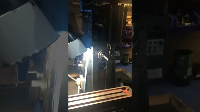 Настольный фрезерный станок НГФ110 ш4 с самодельной фрезерной головой и частотным преобразователем. смотреть онлайн