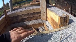 погреб из полистиролбетона залит сварил крышку .