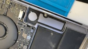 Хрипит динамик на MacBook Pro 15 2016, решение без замены динамика.