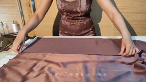 Как раскроить скользкий атлас. Его боятся даже бывалые шьющие :)