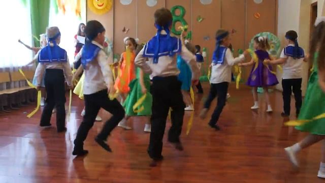 ст гр 1 танец Светит солнышко смотреть онлайн