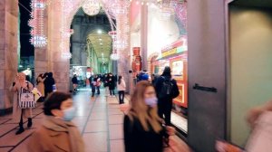 A Swarovski Christmas Tree in Milan 🎄 Christmas walking tour in Piazza Duomo, Italy in 4k