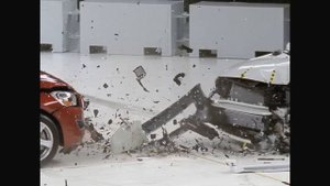 Volvo S60 vs Volvo S60 crash test iihs 40 mph