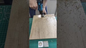 Кондуктор для врезки мебельных петель.