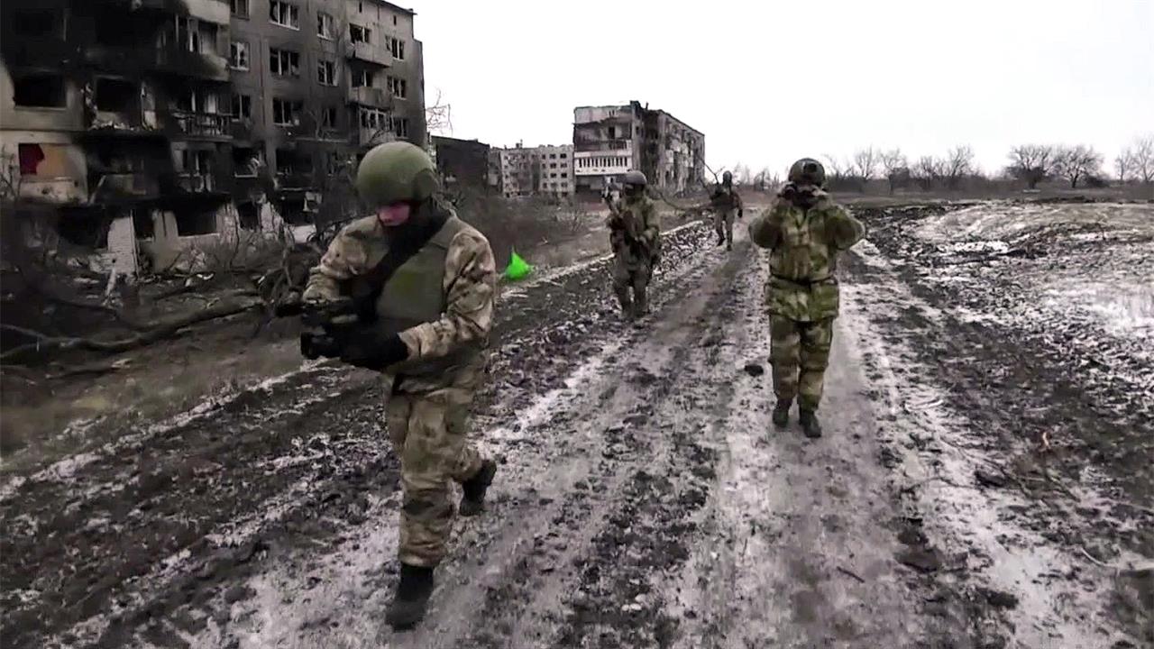 Украинские власти не спешат признавать потерю Соледара