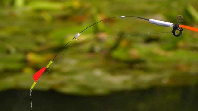 Рыбалка на речке на Кивок, насадка опарыш, червь, хлеб Ловля плотвы, окуня, карася. подводная съёмка смотреть онлайн