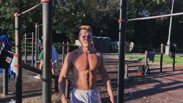 ПОДТЯГИВАНИЕ на ОДНОЙ руке | Как сделать? смотреть онлайн