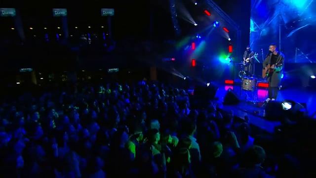 Группа ПИЦЦА - Назад (Live @ Известия Hall) (1).mp4 смотреть онлайн