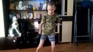 Комплекс лучших упражнений с гирей для домашних тренировок