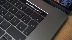 MacBook Pro 15' mit Touch Bar Unboxing & Erster Eindruck!