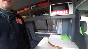 Микроавтобус переделали под дом на колесах своими руками. автодом, автобус