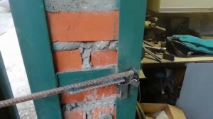 Фиксатор для гаражных ворот. Очень просто.