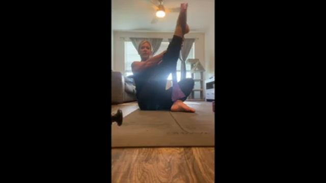 PRE STRETCH: WARM UP VIDEO FOR BEFORE DANCE CLASS смотреть онлайн