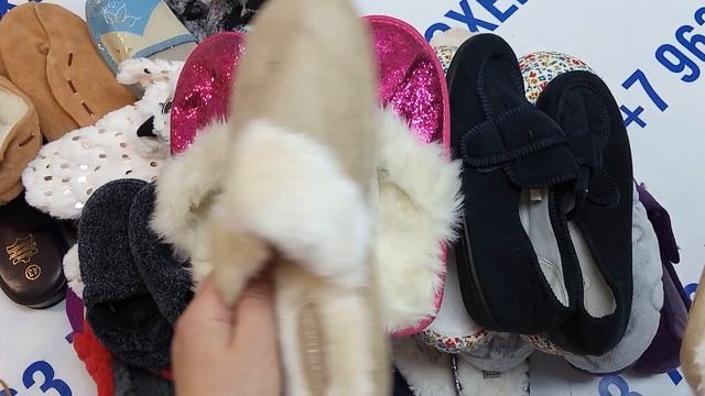 Мешок № 111215 Домашняя обувь Крем. Австрия.Арт.3008.Вес 9,7кг Кол-во 39 шт смотреть онлайн