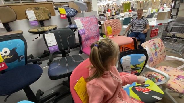 В Hoff за стулом.Зашли в Шашлыкоff.Влог. смотреть онлайн