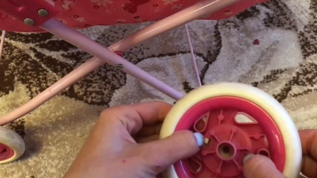 Как починить колесо в детской коляске для кукол смотреть онлайн