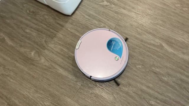 Как работает робот-пылесос POLARIS 0826 смотреть онлайн