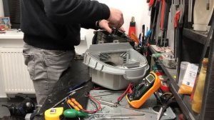 Пылесос не включается Как разобрать и починить. Ремонт Пылесосу AEG / Electrolux