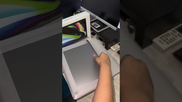 M2 MacBook Pro 13inch 2022 unboxing! #asmr #unboxing #macbook #apple смотреть онлайн